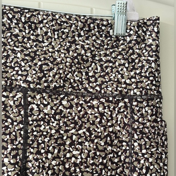 Athleta Salutation Stash 7/8 Leggings Speckled Print High Rise Size Large Petite - Picture 6 of 14
